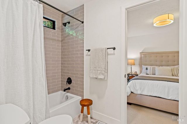 913 Valley View Dr, Healdsburg, CA 95448