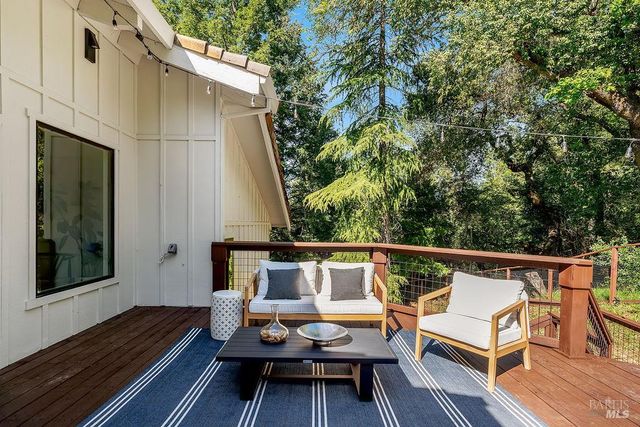 913 Valley View Dr, Healdsburg, CA 95448