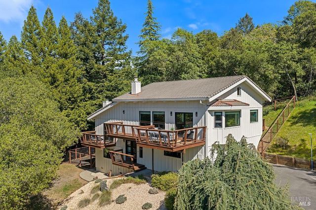 913 Valley View Dr, Healdsburg, CA 95448