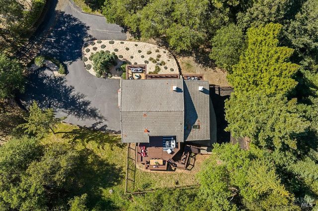 913 Valley View Dr, Healdsburg, CA 95448
