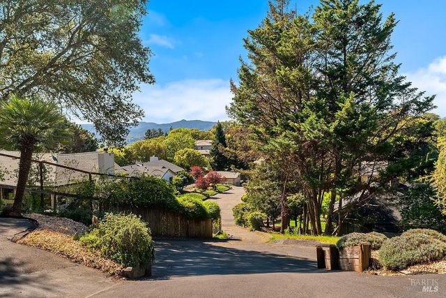 913 Valley View Dr, Healdsburg, CA 95448