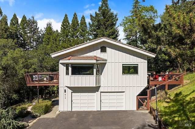 913 Valley View Dr, Healdsburg, CA 95448