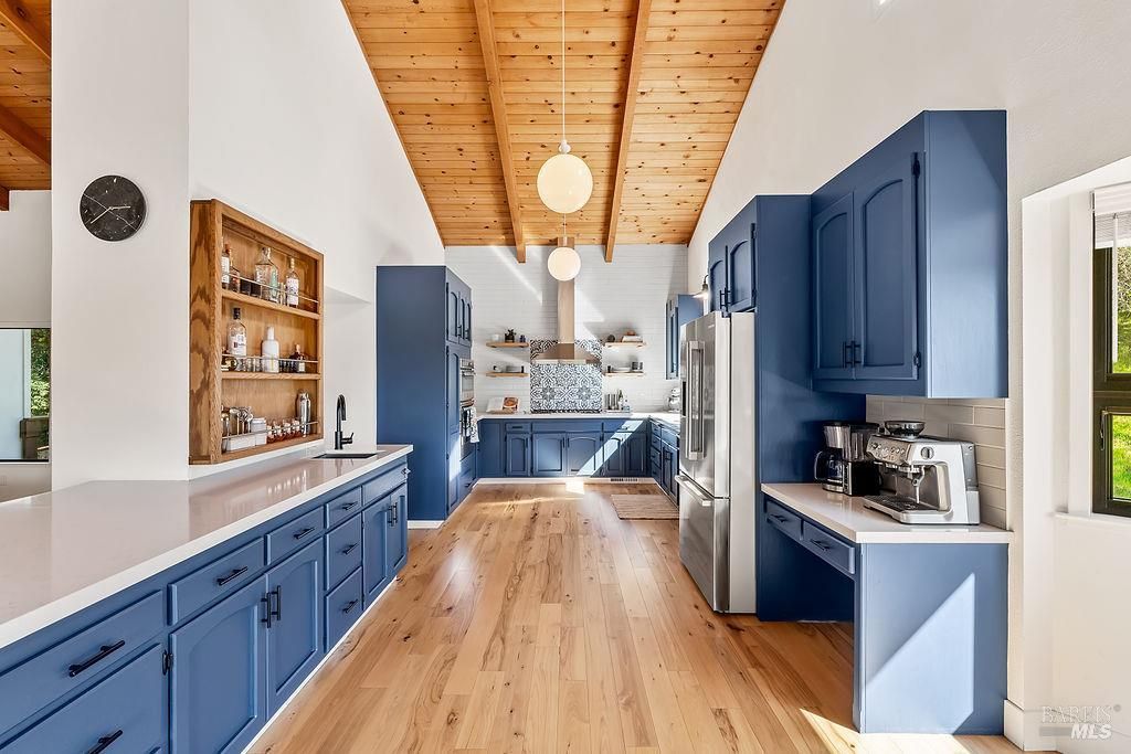 913 Valley View Dr, Healdsburg, CA 95448