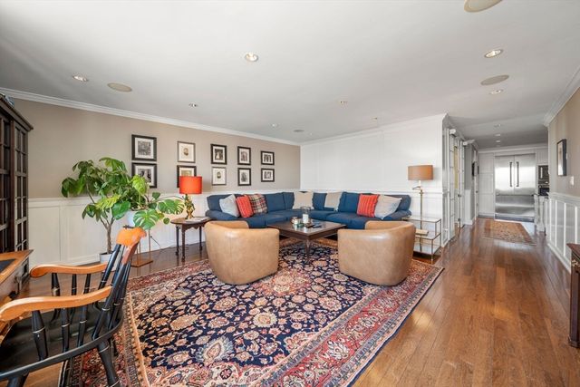 65 East India Row 33C, Boston, MA 02110