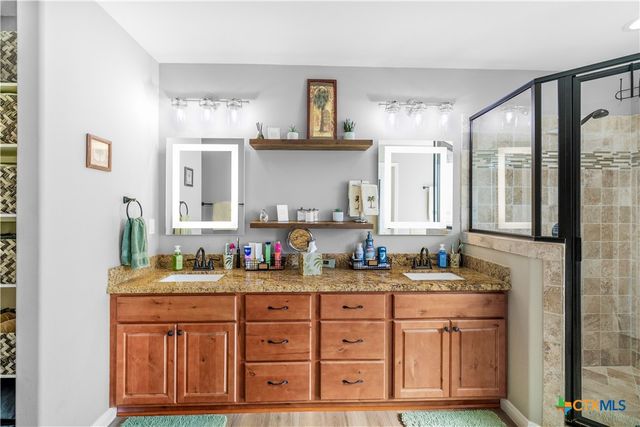 103 Gabbiano Court, Victoria, TX 77904