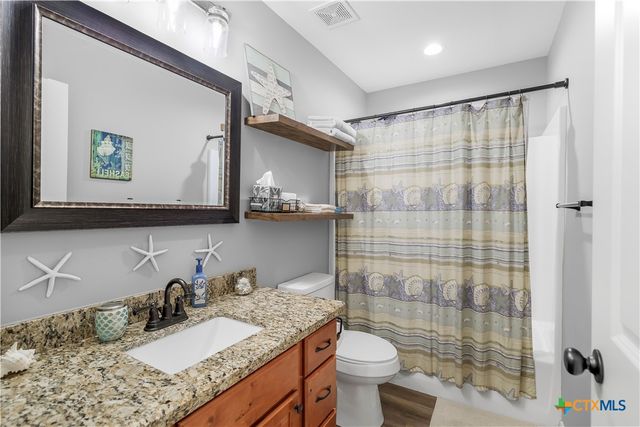 103 Gabbiano Court, Victoria, TX 77904