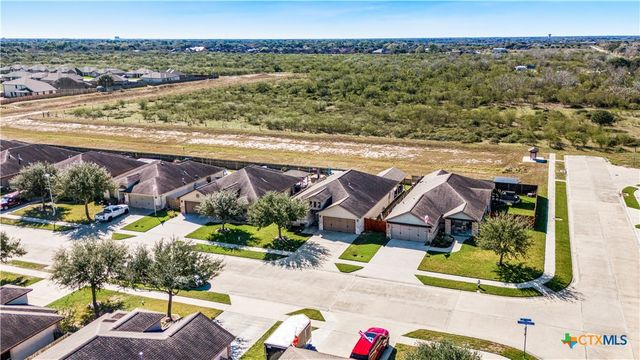 103 Gabbiano Court, Victoria, TX 77904