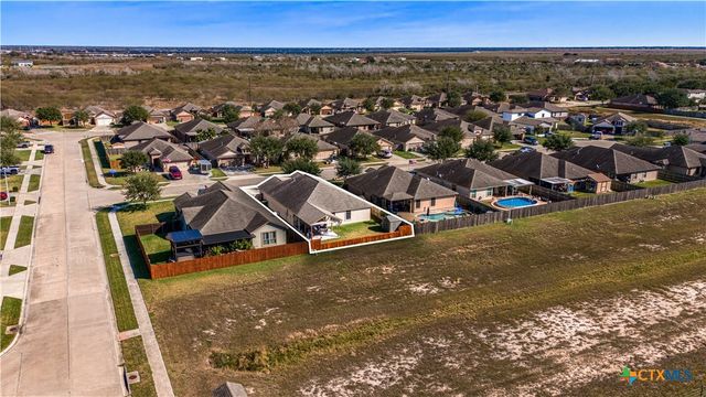 103 Gabbiano Court, Victoria, TX 77904