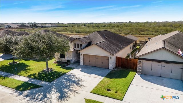 103 Gabbiano Court, Victoria, TX 77904