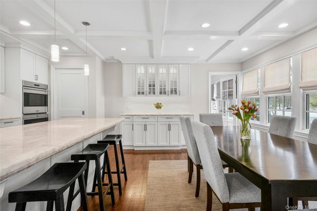 12 Deerfield Lane, Scarsdale, NY 10583