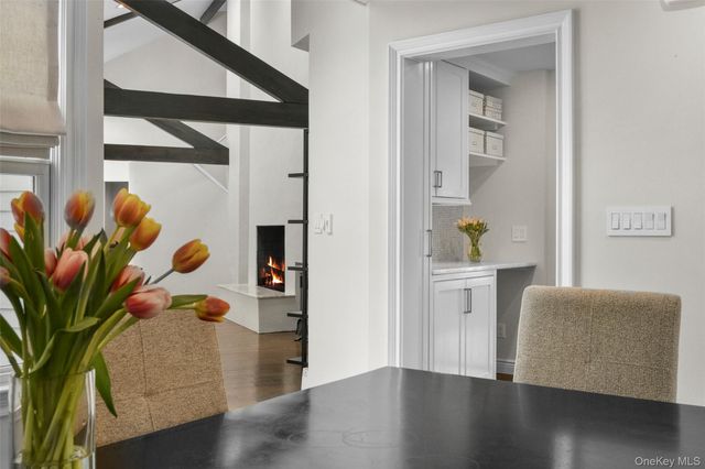 12 Deerfield Lane, Scarsdale, NY 10583