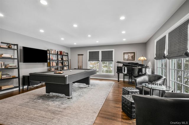 12 Deerfield Lane, Scarsdale, NY 10583