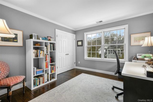 12 Deerfield Lane, Scarsdale, NY 10583