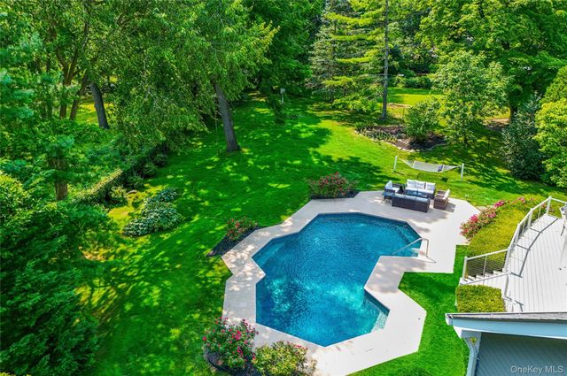 12 Deerfield Lane, Scarsdale, NY 10583