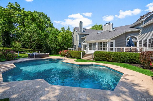 12 Deerfield Lane, Scarsdale, NY 10583