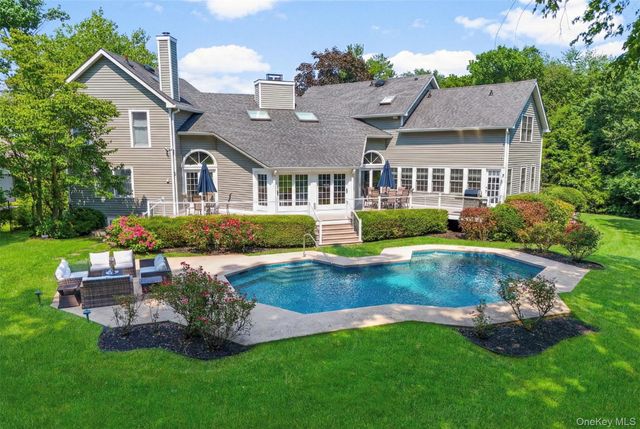 12 Deerfield Lane, Scarsdale, NY 10583