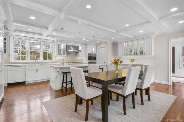 12 Deerfield Lane, Scarsdale, NY 10583