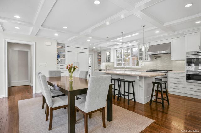 12 Deerfield Lane, Scarsdale, NY 10583