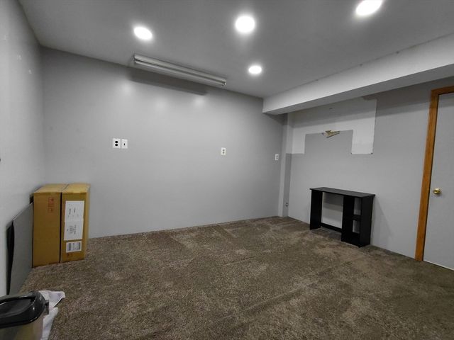 1215 Pawtucket 12, Lowell, MA 01854