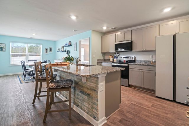 734 Woodland Farms Circle, Aynor, SC 29511