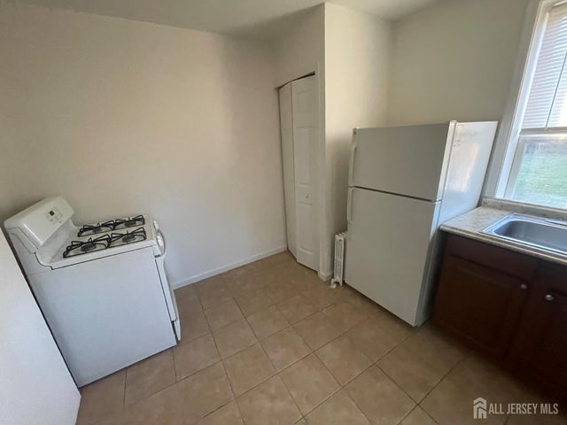 577 Rahway Avenue Studi, Woodbridge Proper, NJ 07095