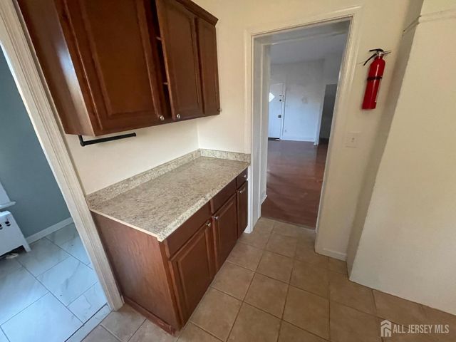 577 Rahway Avenue Studi, Woodbridge Proper, NJ 07095