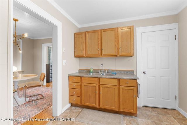 1709 S Pennsylvania Avenue, Lansing, MI 48910
