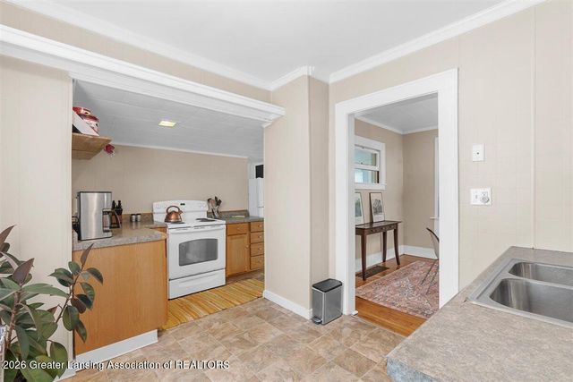 1709 S Pennsylvania Avenue, Lansing, MI 48910