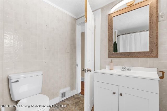 1709 S Pennsylvania Avenue, Lansing, MI 48910
