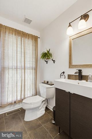 18906 LINDENHOUSE RD, Gaithersburg, MD 20879