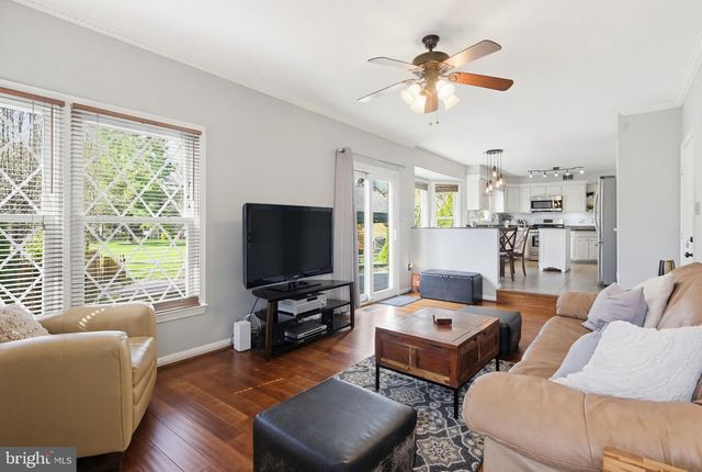 18906 LINDENHOUSE RD, Gaithersburg, MD 20879