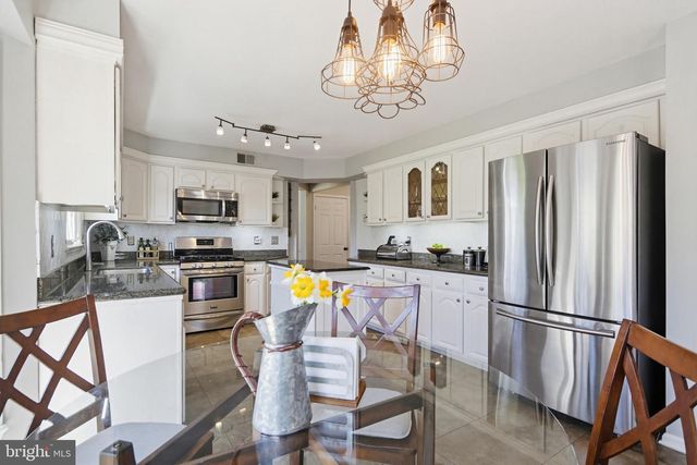 18906 LINDENHOUSE RD, Gaithersburg, MD 20879