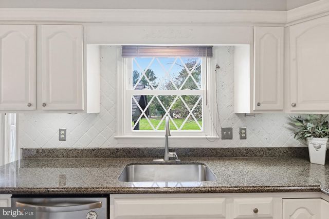 18906 LINDENHOUSE RD, Gaithersburg, MD 20879