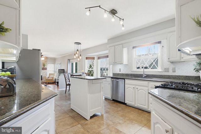 18906 LINDENHOUSE RD, Gaithersburg, MD 20879