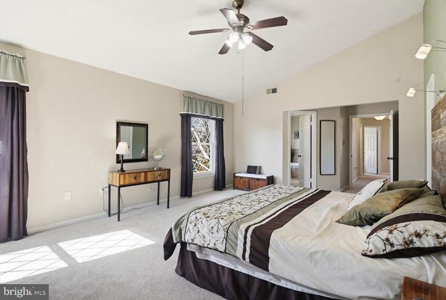 18906 LINDENHOUSE RD, Gaithersburg, MD 20879