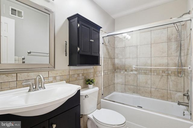 18906 LINDENHOUSE RD, Gaithersburg, MD 20879