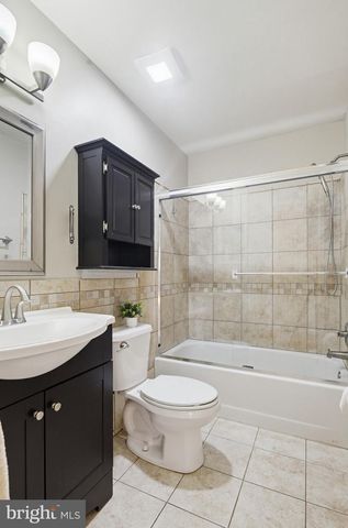 18906 LINDENHOUSE RD, Gaithersburg, MD 20879