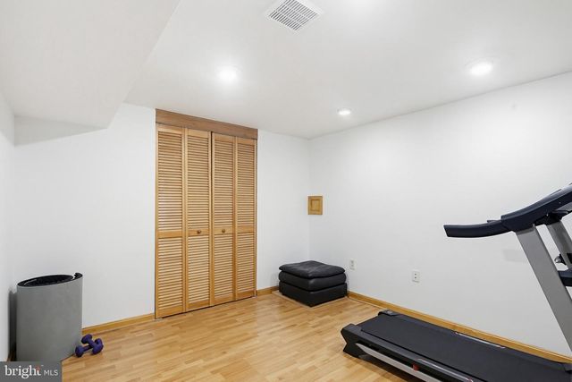 18906 LINDENHOUSE RD, Gaithersburg, MD 20879