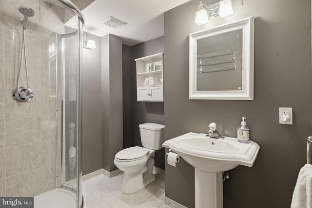 18906 LINDENHOUSE RD, Gaithersburg, MD 20879