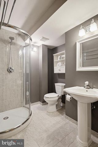 18906 LINDENHOUSE RD, Gaithersburg, MD 20879