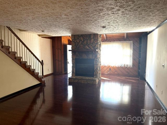 14 Stonelake Drive, Granite Falls, NC 28630