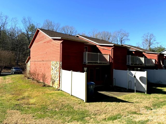 14 Stonelake Drive, Granite Falls, NC 28630