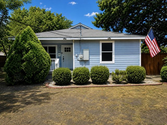 903 Moore Street, Mckinney, TX 75069