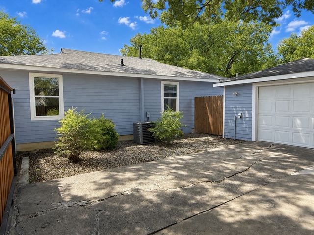 903 Moore Street, Mckinney, TX 75069