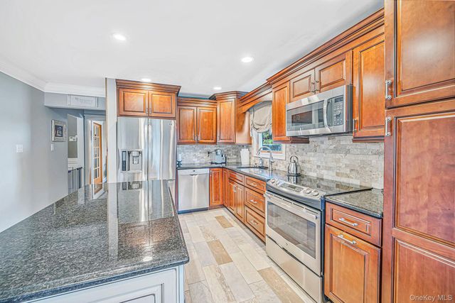 9 Rodney Street, Port Jefferson Station, NY 11776