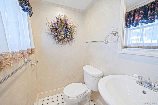 9 Rodney Street, Port Jefferson Station, NY 11776