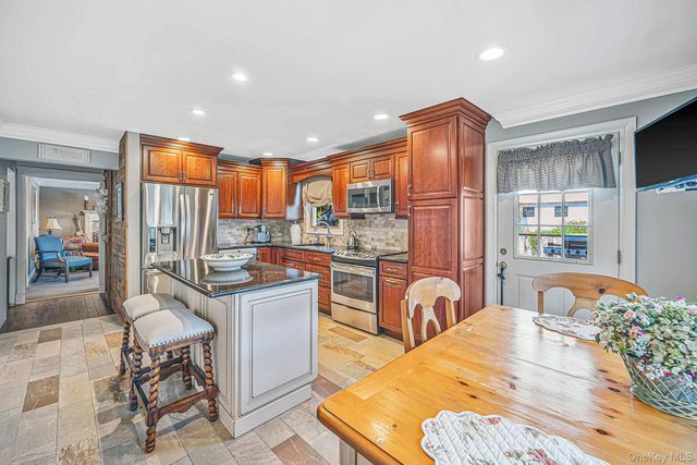 9 Rodney Street, Port Jefferson Station, NY 11776