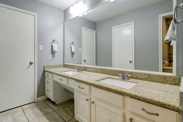 12346 Huntington Venture Drive, Houston, TX 77099