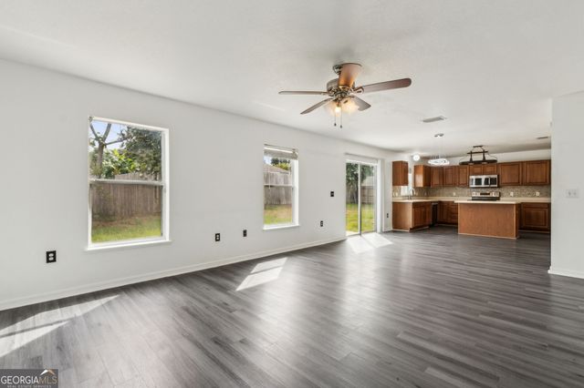 203 Pine Bluff Drive, Kingsland, GA 31548