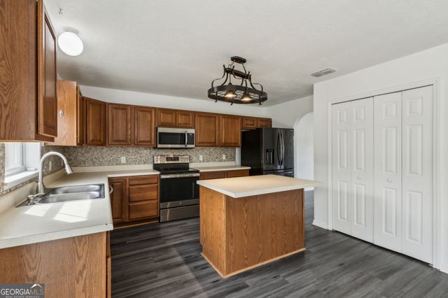 203 Pine Bluff Drive, Kingsland, GA 31548